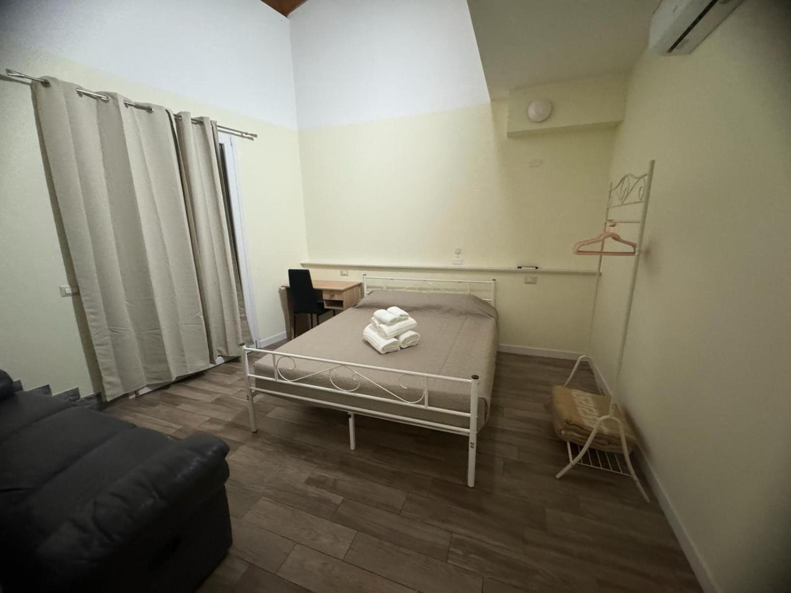Park 20 Guest House Azzate المظهر الخارجي الصورة