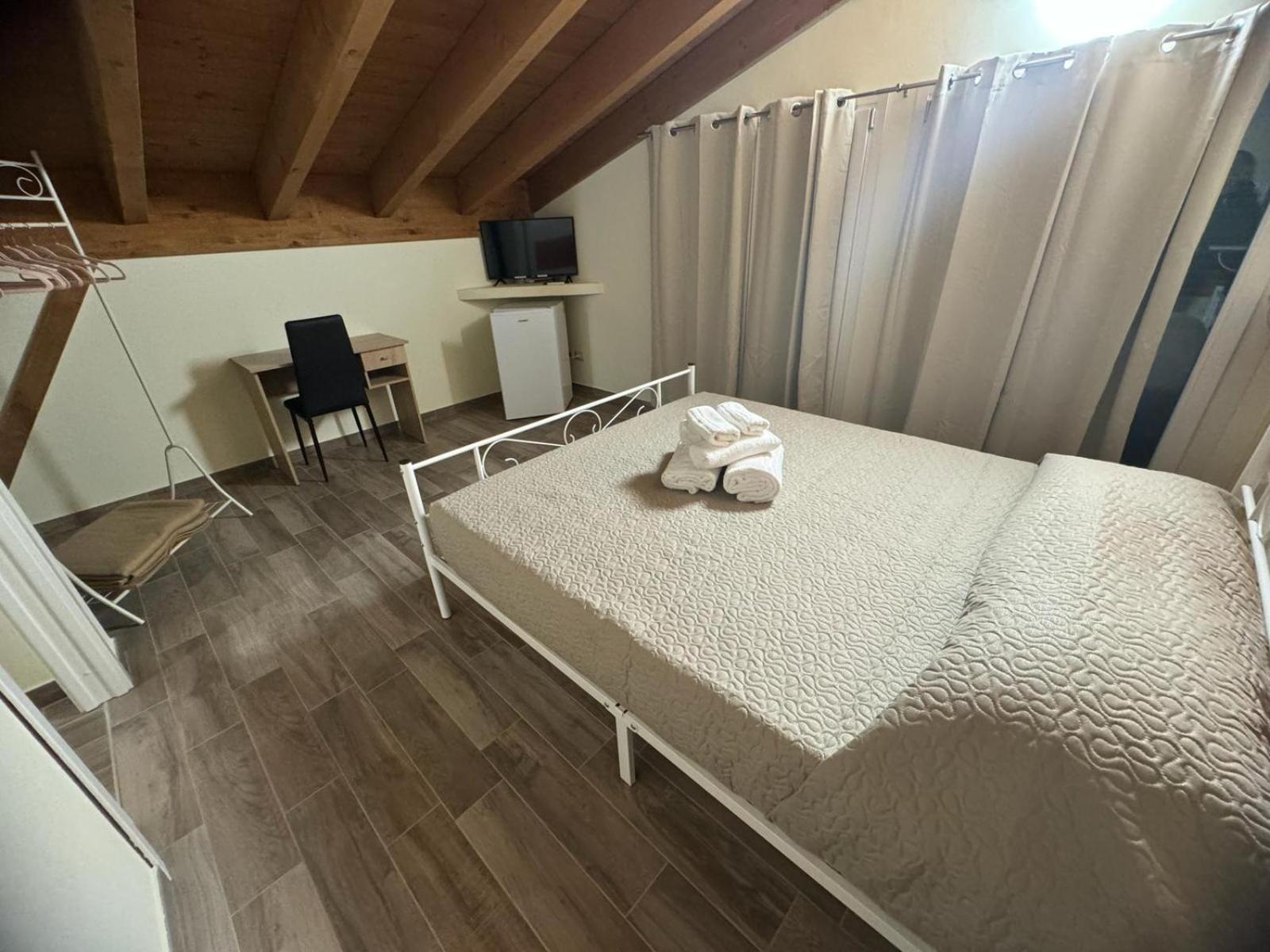 Park 20 Guest House Azzate المظهر الخارجي الصورة